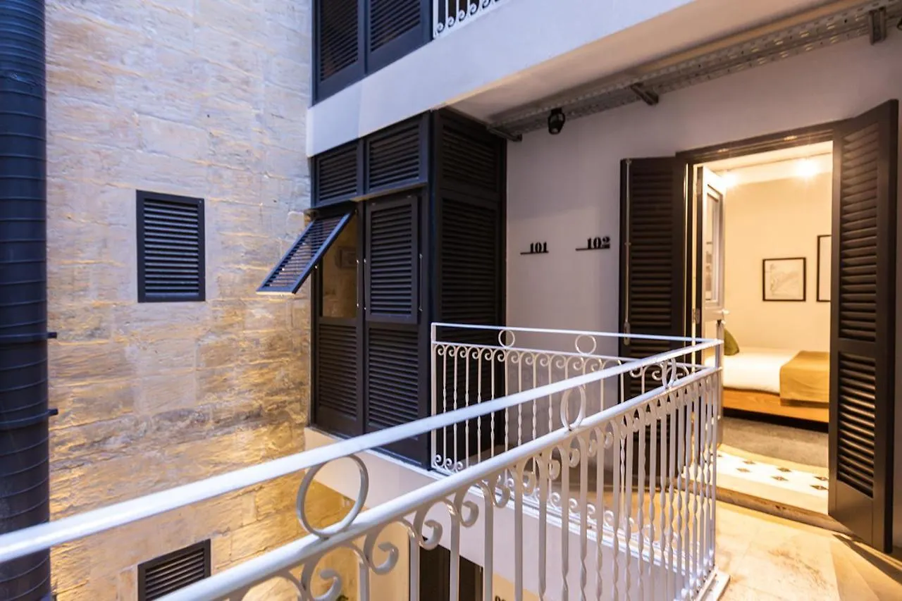 Guest House De La Valette Hotell